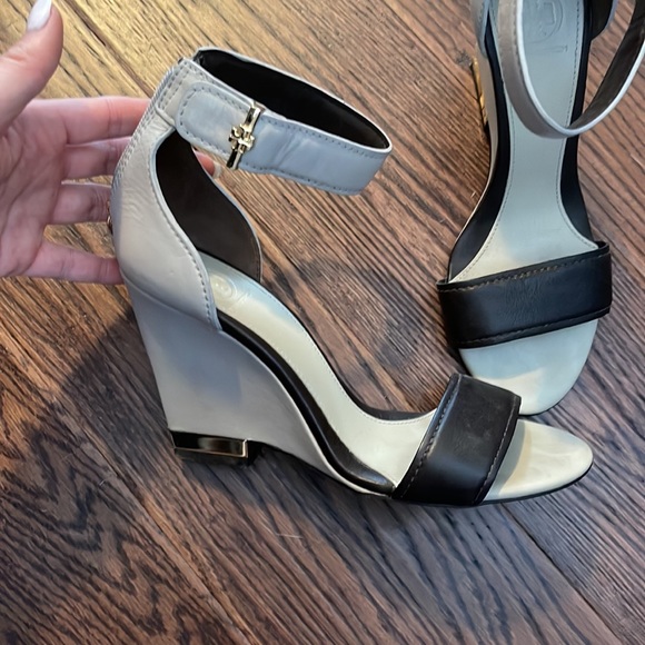 Tory Burch wedge sandals - Picture 2 of 4